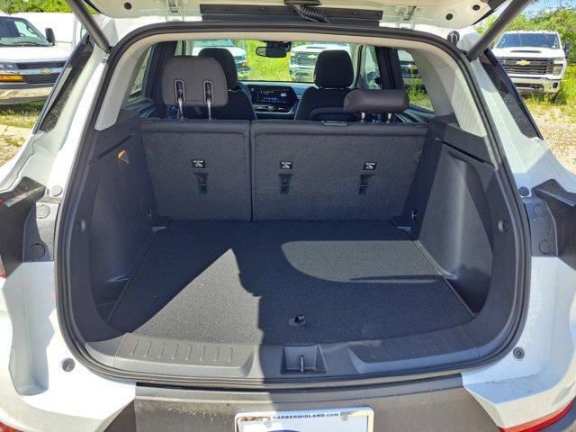 Photo of 2026 Summit White Chevrolet Trailblazer