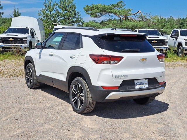 Photo of 2026 Summit White Chevrolet Trailblazer