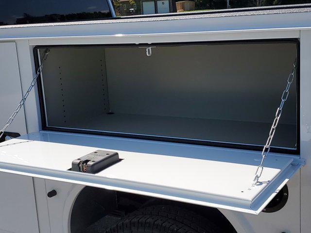 Photo of 2025 Summit White Chevrolet Silverado 3500