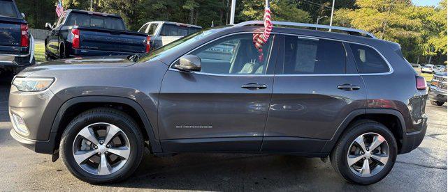 Photo of 2019 Granite Crystal Metallic Clearcoat Jeep Cherokee