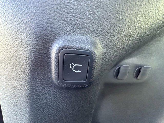 Photo of 2019 Granite Crystal Metallic Clearcoat Jeep Cherokee