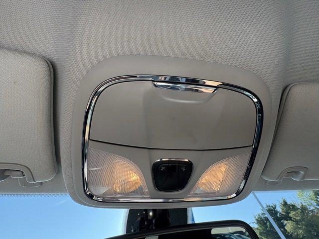 Photo of 2019 Granite Crystal Metallic Clearcoat Jeep Cherokee