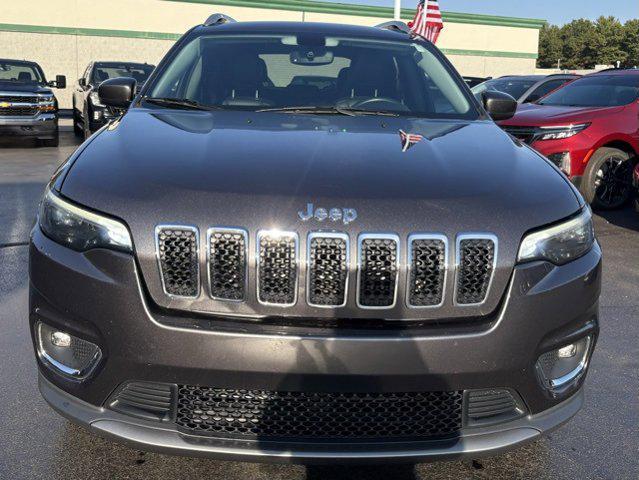 Photo of 2019 Granite Crystal Metallic Clearcoat Jeep Cherokee