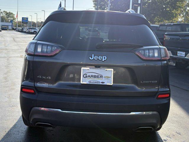 Photo of 2019 Granite Crystal Metallic Clearcoat Jeep Cherokee