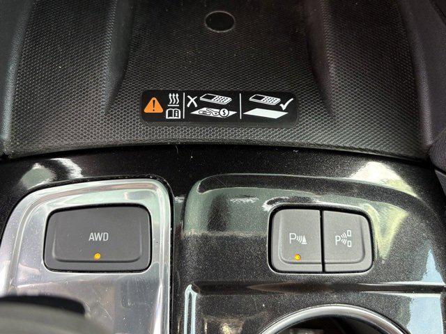 Photo of 2024 Summit White Chevrolet Equinox
