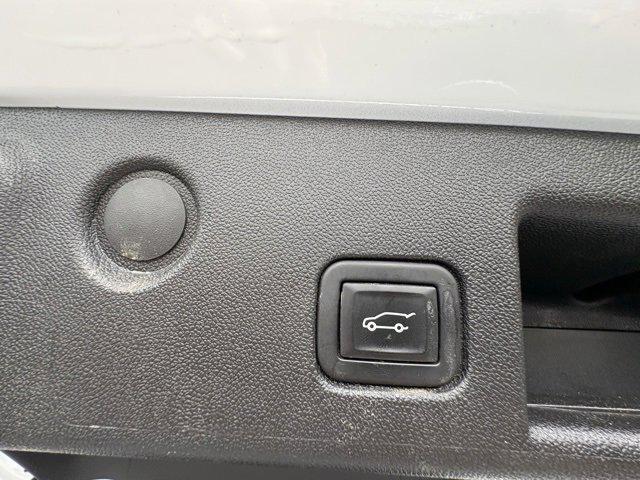 Photo of 2024 Summit White Chevrolet Equinox