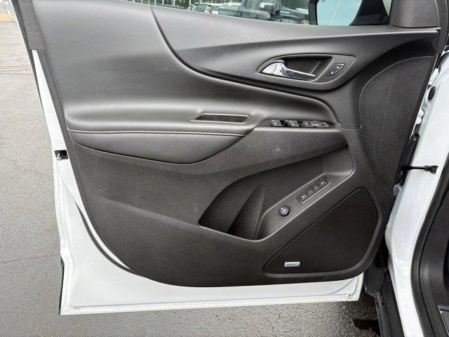 Photo of 2024 Summit White Chevrolet Equinox