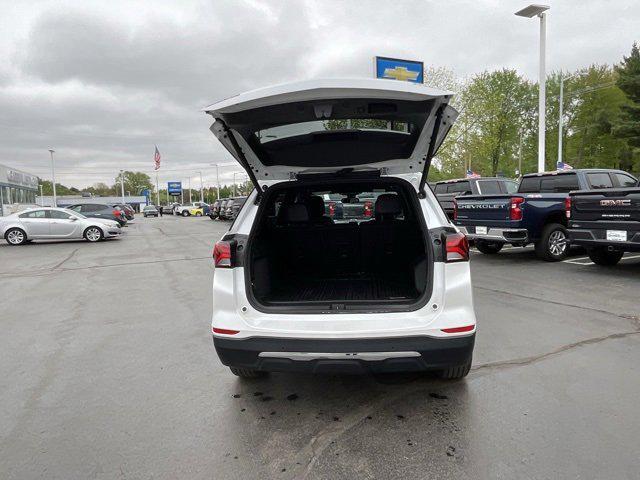 Photo of 2022 Iridescent Pearl Tricoat Chevrolet Equinox