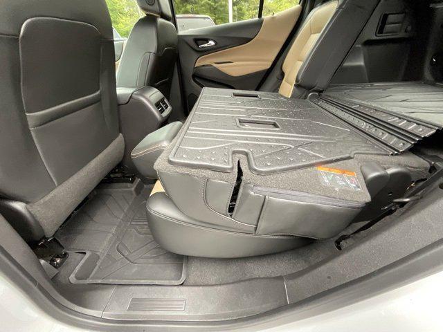 Photo of 2022 Iridescent Pearl Tricoat Chevrolet Equinox