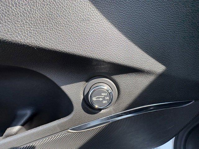 Photo of 2022 Summit White Buick Enclave