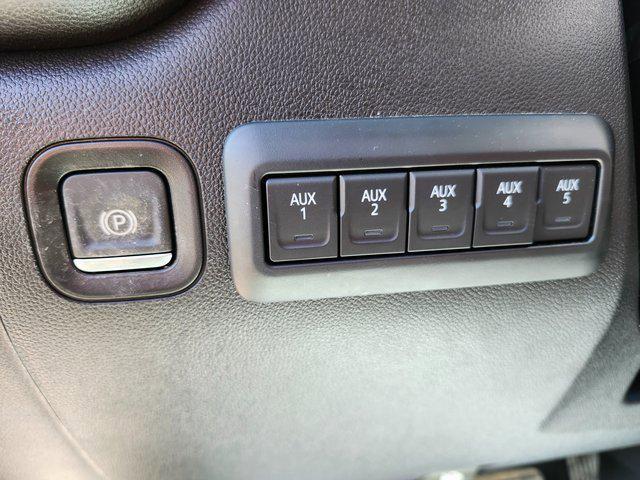 Photo of 2025 Summit White Chevrolet Silverado 3500