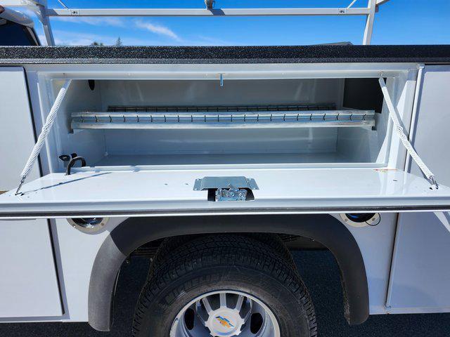 Photo of 2025 Summit White Chevrolet Silverado 3500