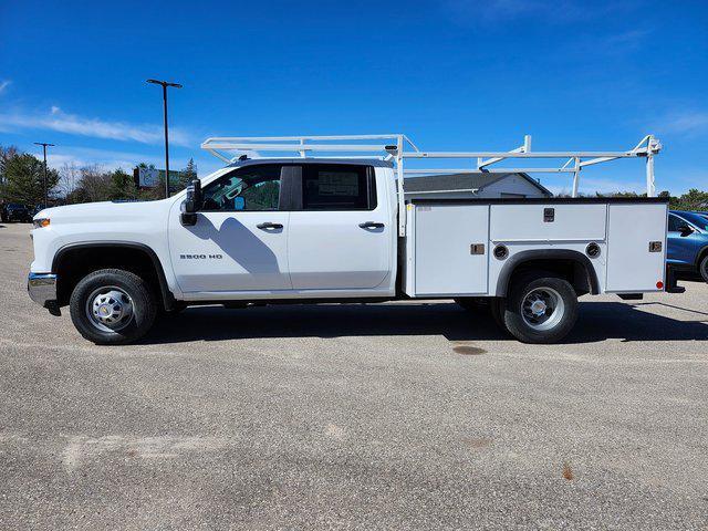 Photo of 2025 Summit White Chevrolet Silverado 3500