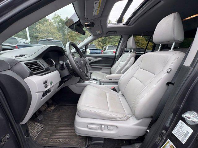 Photo of 2021 Gray Honda Ridgeline
