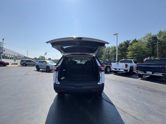Photo of 2020 Summit White Chevrolet Traverse