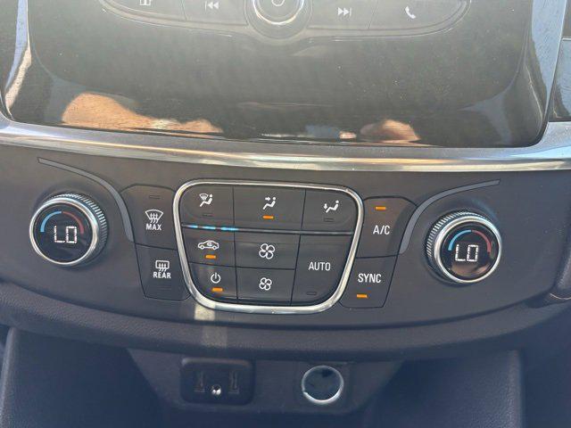 Photo of 2020 Summit White Chevrolet Traverse