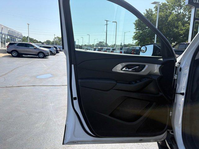Photo of 2020 Summit White Chevrolet Traverse