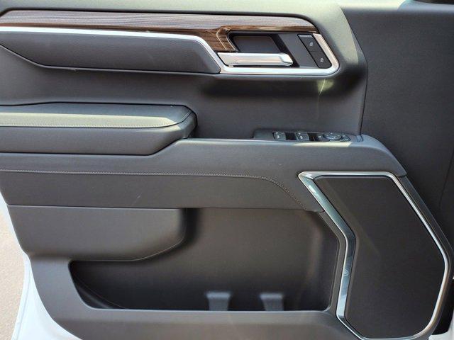 Photo of 2025 Summit White Chevrolet Silverado 1500