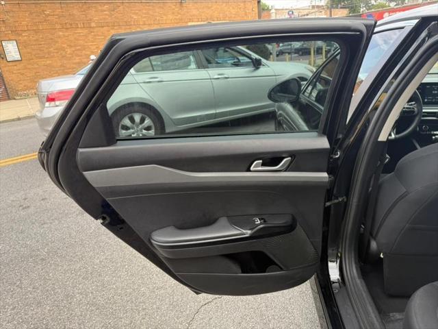 Photo of 2021 Ebony Black Kia K5