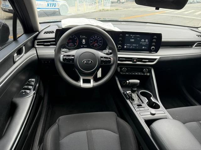 Photo of 2021 Ebony Black Kia K5