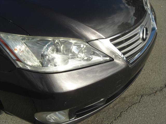 Photo of 2012 Bronze Lexus ES 350
