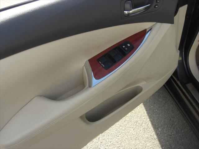 Photo of 2012 Bronze Lexus ES 350