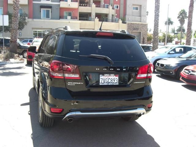 Photo of 2017 Pitch Black Clearcoat Dodge Journey