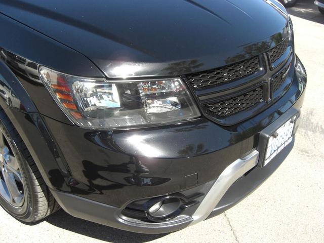 Photo of 2017 Pitch Black Clearcoat Dodge Journey
