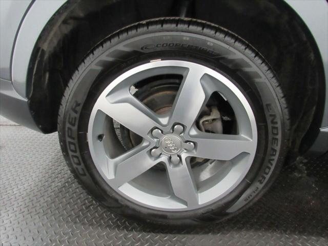 Photo of 2015 Monsoon Gray Metallic Audi Q3