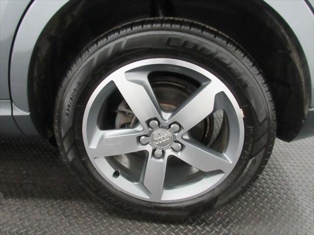 Photo of 2015 Monsoon Gray Metallic Audi Q3