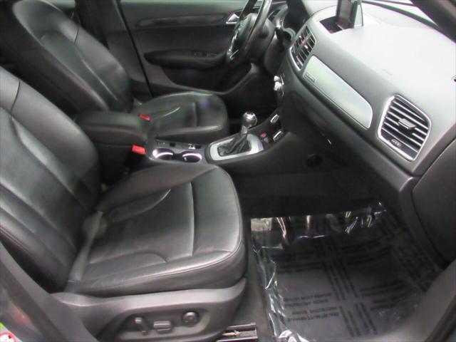 Photo of 2015 Monsoon Gray Metallic Audi Q3