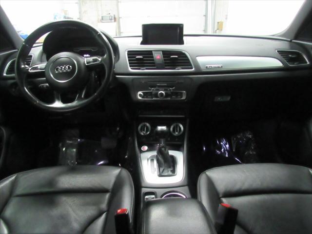 Photo of 2015 Monsoon Gray Metallic Audi Q3