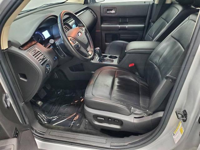Photo of 2017 Ingot Silver Ford Flex