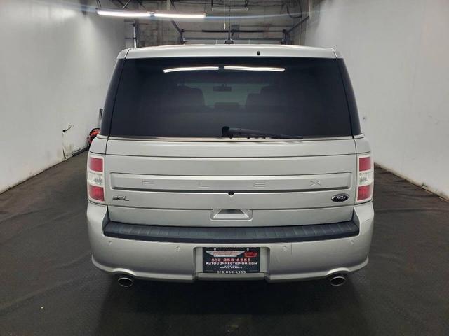 Photo of 2017 Ingot Silver Ford Flex