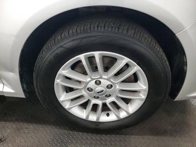Photo of 2017 Ingot Silver Ford Flex