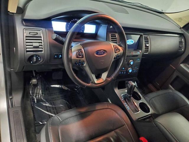 Photo of 2017 Ingot Silver Ford Flex
