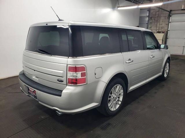 Photo of 2017 Ingot Silver Ford Flex