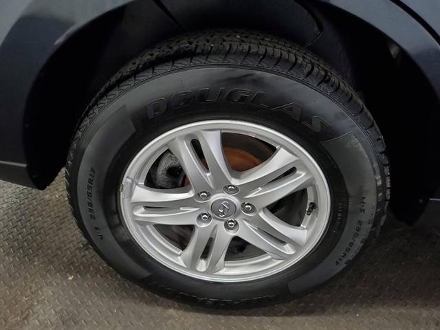 Photo of 2011 Mineral Gray Hyundai SANTA FE