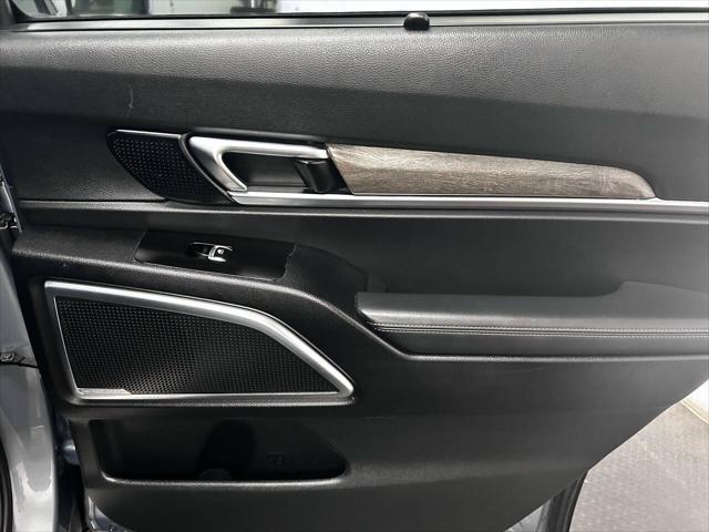 Photo of 2020 Everlasting Silver Kia Telluride