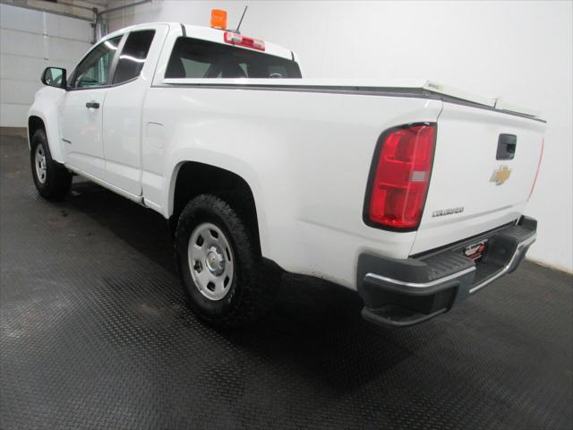 Photo of 2018 Summit White Chevrolet Colorado