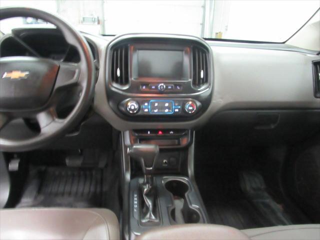 Photo of 2018 Summit White Chevrolet Colorado
