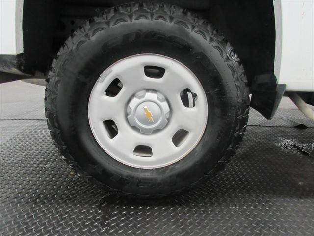 Photo of 2018 Summit White Chevrolet Colorado