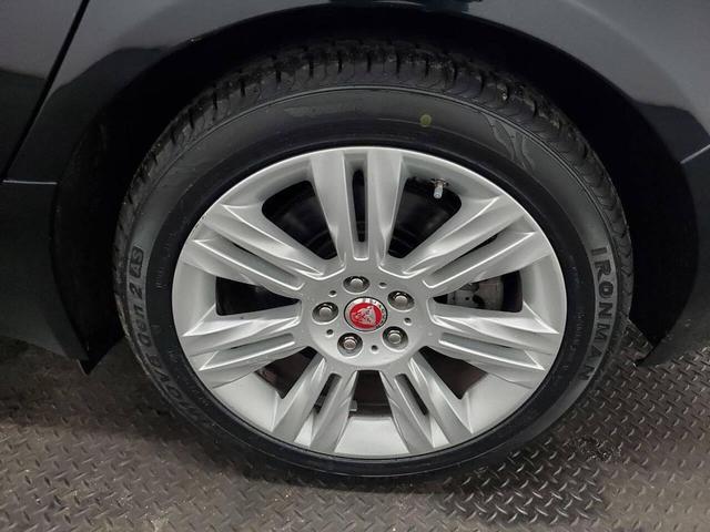 Photo of 2016 Dark Sapphire Metallic Jaguar XF