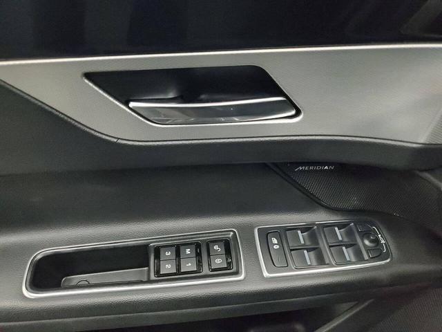 Photo of 2016 Dark Sapphire Metallic Jaguar XF