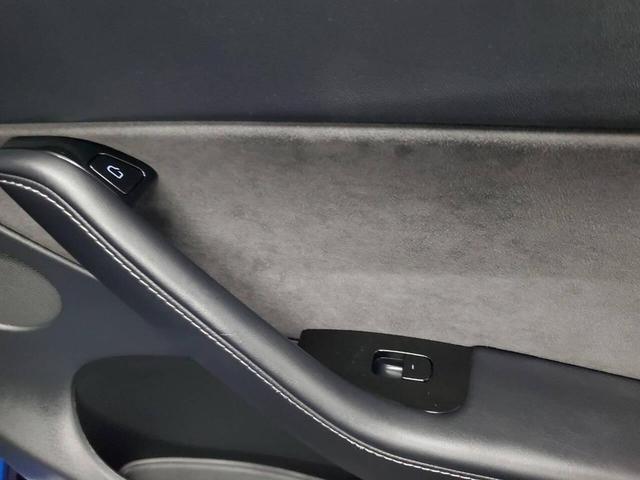Photo of 2021 Deep Blue Metallic Tesla Model Y