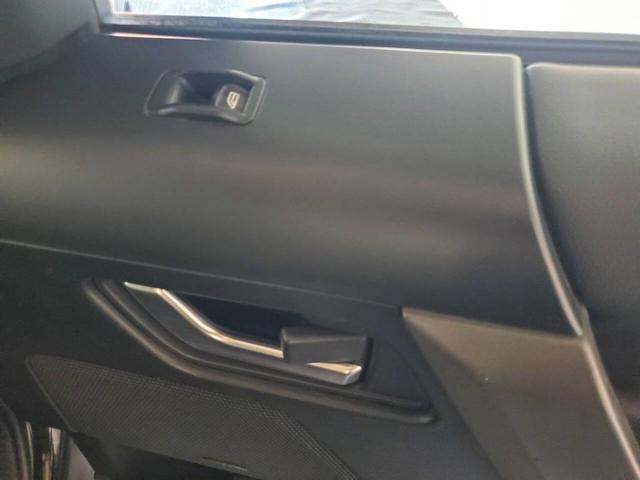 Photo of 2010 Santorini Black Metallic Land Rover LR2