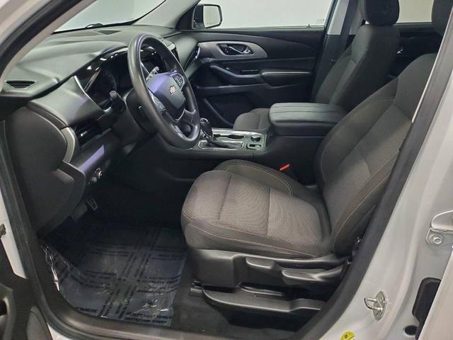 Photo of 2018 Mosaic Black Metallic Chevrolet Traverse