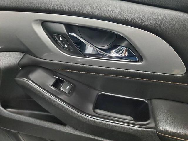 Photo of 2018 Mosaic Black Metallic Chevrolet Traverse