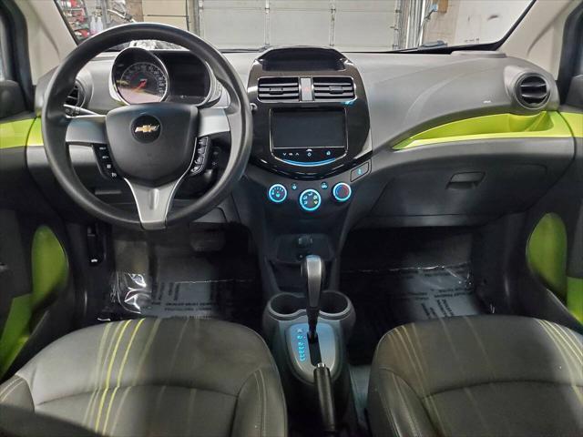 Photo of 2013 Jalapeno Metallic Chevrolet Spark
