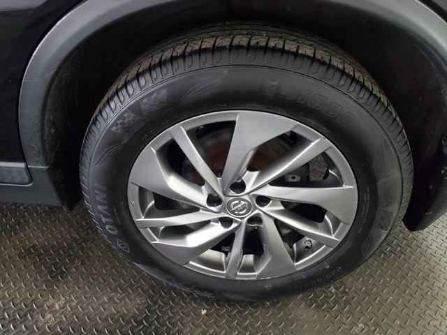 Photo of 2015 Super Black Nissan Rogue
